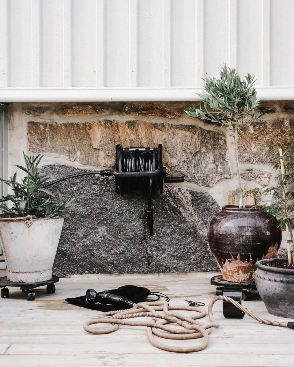 by benson sladdvinda 1