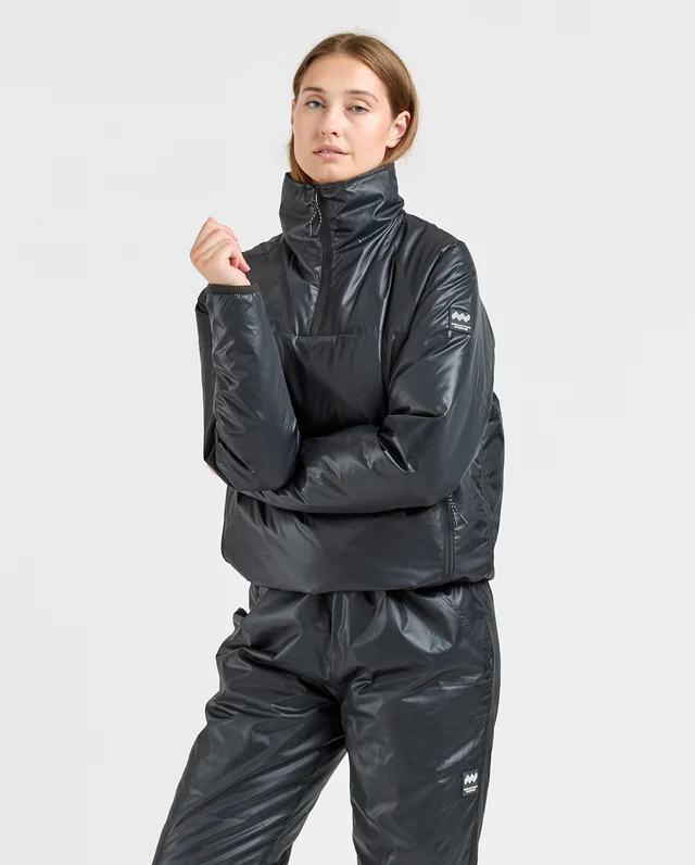 MW23320005_AERIAL_SWEATER_BLACK_7_dcf14980-b006-4ea1-b3b7-78e1dc9dcad0