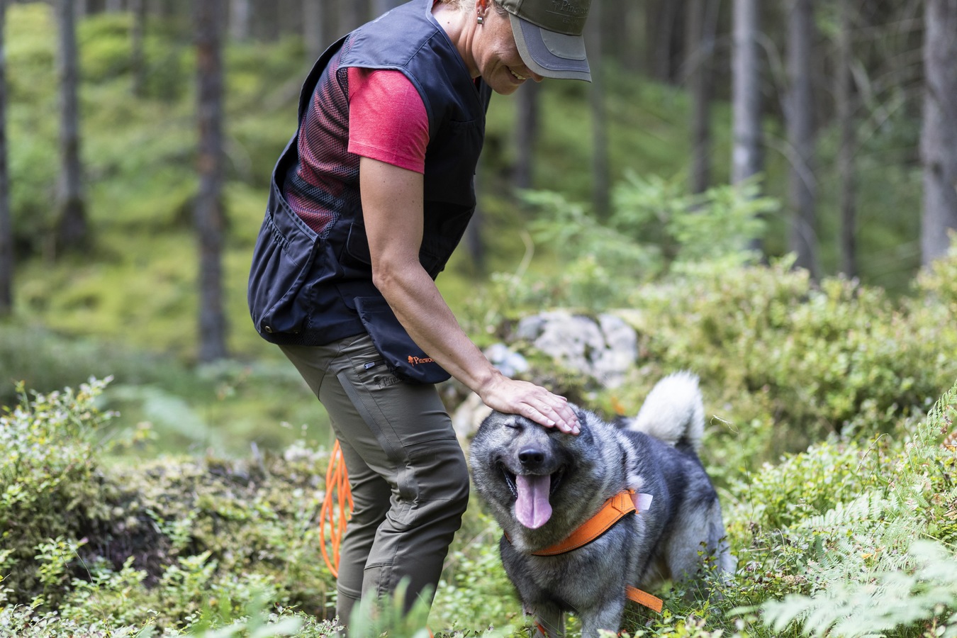Pinewood-Womens-Vest-Dog-Sports-2-0_Black-Dark-Anthracite 3