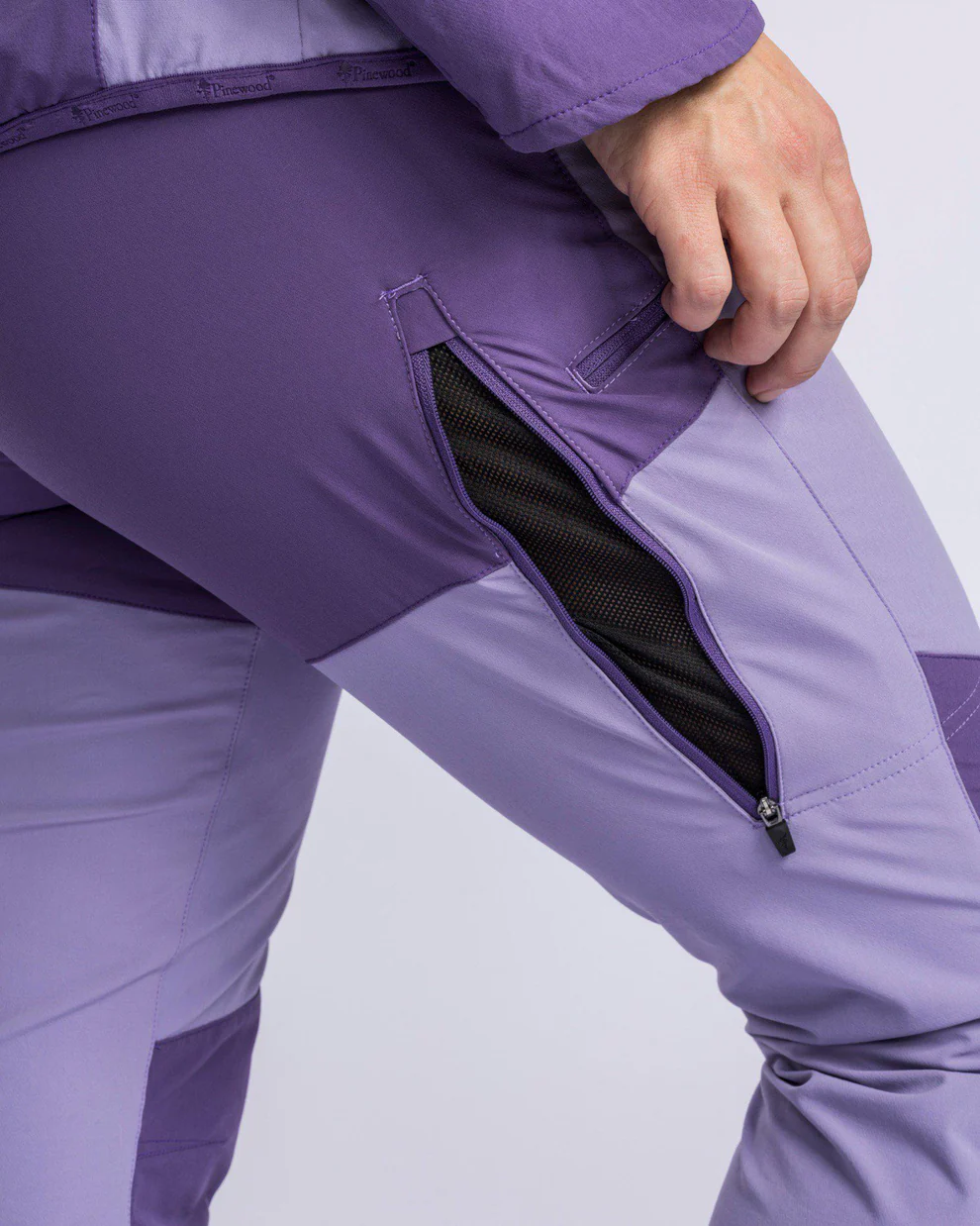 3211-824-20_Pinewood