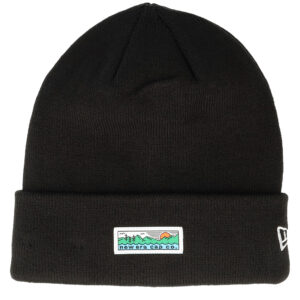 svart mössa new era patch beanie