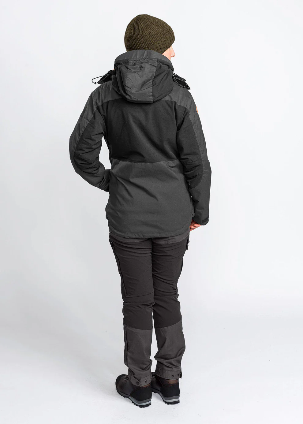 3302-407-66_Pinewood-Womens-Trousers-Finnveden-Hybrid-Extreme_Black-Dark-Anthracite