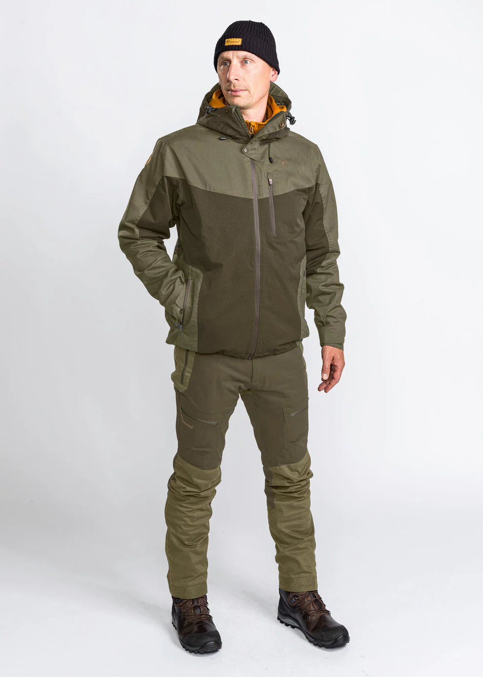 5300-723-60_Pinewood-Jacket-Finnveden-Hybrid-Extreme_Dark-Olive-Hunting-Olive