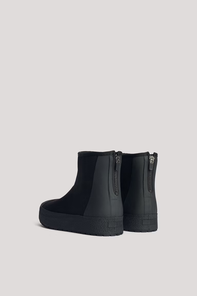 279_eaf5888baf_arch-hybrid-m-water-proof-shoe-m-product-5-water-proof-shoe-m-lifestyle-1-original